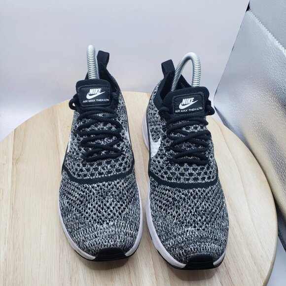 Nike Air Max Thea Ultra Flyknit Black & White Tennis Shoes Women's U.S Size 7.5 - Picture 2 of 7